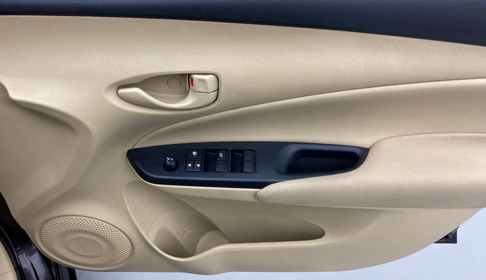 2018 Toyota YARIS J MT, Petrol, Manual, 24,724 km, Driver Side Door Panels Control