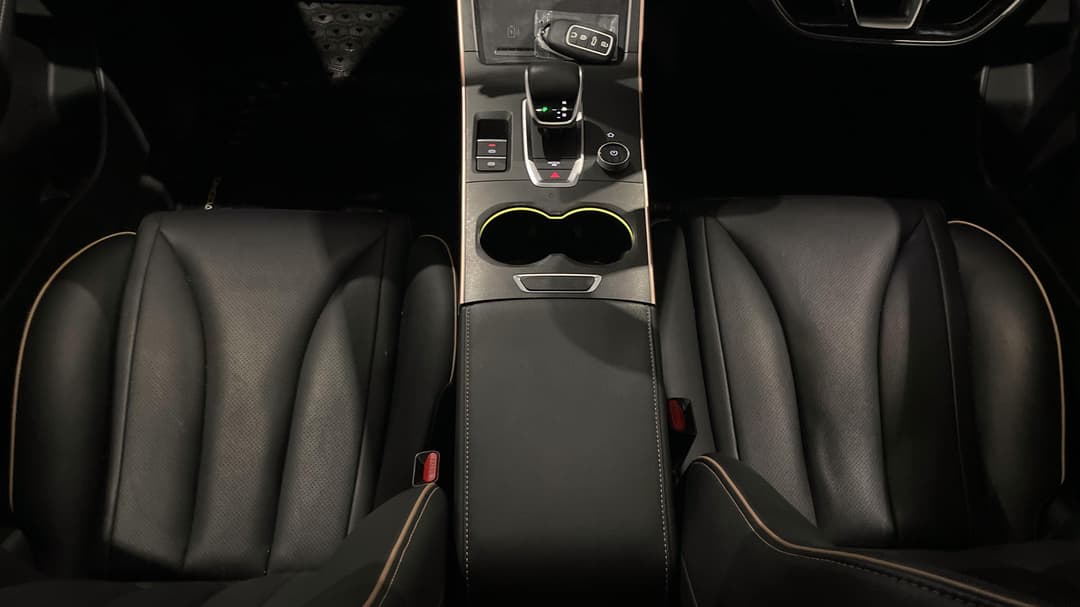 2024 Chery Omoda 5 Bx (basic Version), Automatic, 31980 km, Center Console