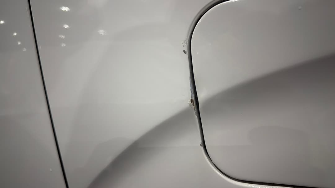 2017 Hyundai Iload 3s Liftback, Automatic, 124920 km, Quarter Panel Rear LHS Chip