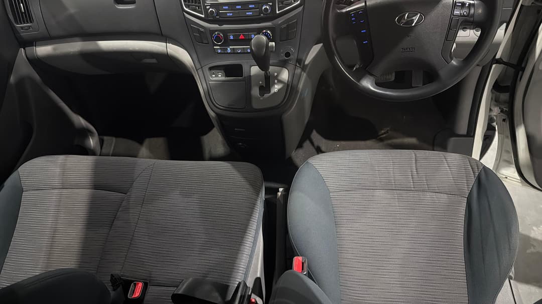 2017 Hyundai Iload 3s Liftback, Automatic, 124920 km, Center Console
