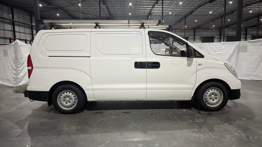 2017 Hyundai Iload 3s Liftback, Automatic, 124920 km, Right Side View