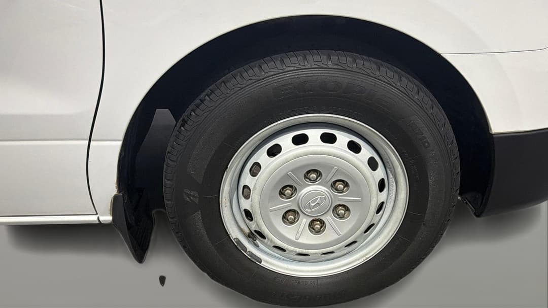 2017 Hyundai Iload 3s Liftback, Automatic, 124920 km, Right Front Wheel