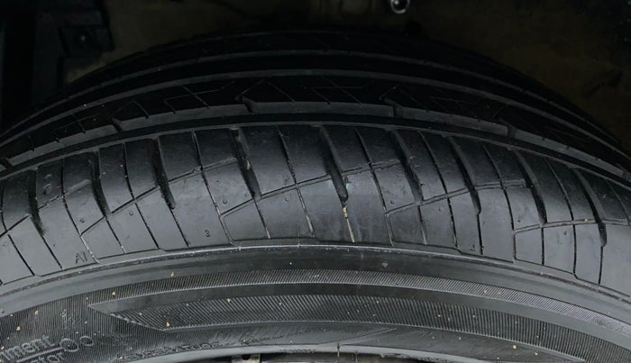 2012 Maruti Ertiga VDI ABS, Diesel, Manual, 54,818 km, Left Front Tyre Tread