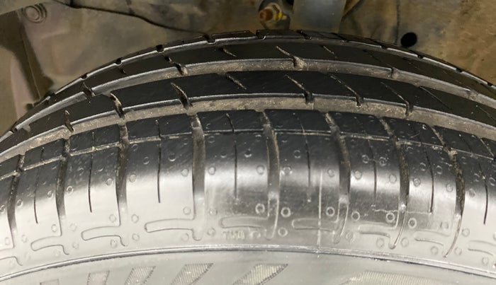 2016 Honda Jazz 1.2 V MT, Petrol, Manual, 48,449 km, Left Front Tyre Tread
