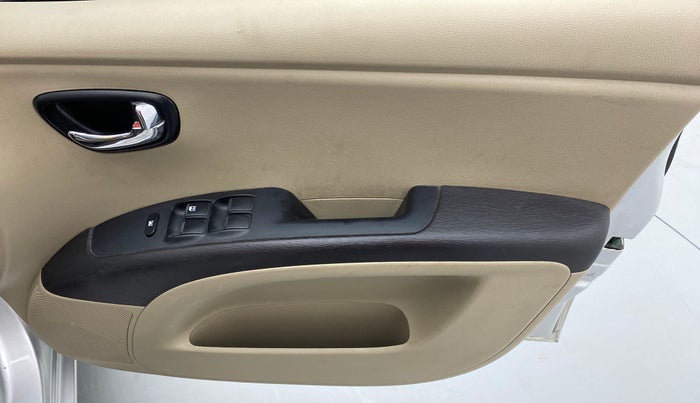 2014 Hyundai i10 SPORTZ 1.1 IRDE2, Petrol, Manual, 60,174 km, Driver Side Door Panels Control