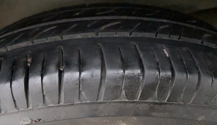 2018 Maruti Wagon R 1.0 LXI CNG, CNG, Manual, 69,967 km, Left Front Tyre Tread