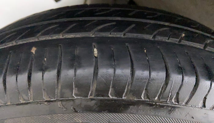 2018 Maruti Wagon R 1.0 LXI CNG, CNG, Manual, 69,967 km, Right Rear Tyre Tread