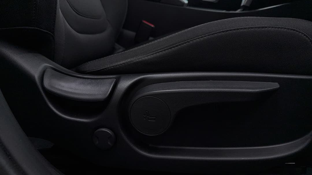2023 Hyundai Tucson (FWD), Automatic, 67294 km, Drivers Side Adjustment Panel