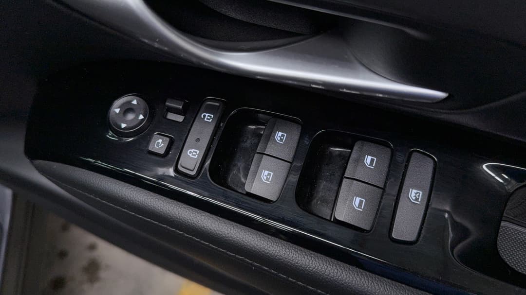 2023 Hyundai Tucson (FWD), Automatic, 67294 km, Drivers Side Door Panel Controls