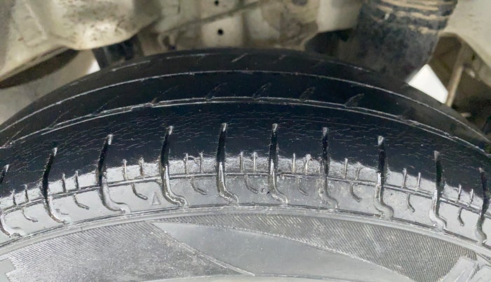 2017 Hyundai Eon D LITE PLUS, Petrol, Manual, 22,152 km, Left Rear Tyre Tread