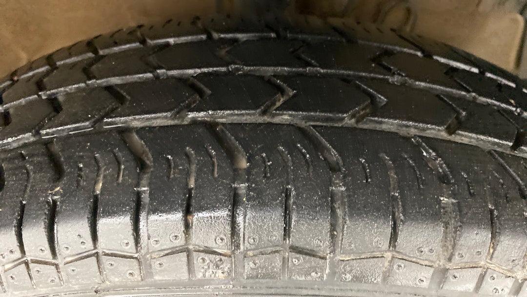 Right Front Tyre Tread