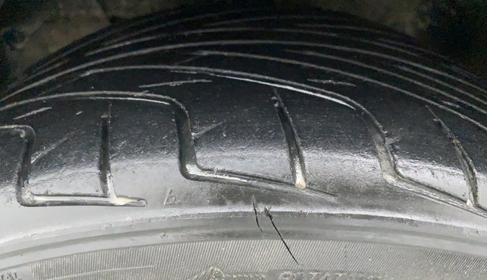 2016 Maruti Baleno DELTA PETROL 1.2, Petrol, Manual, 97,026 km, Left Front Tyre Tread