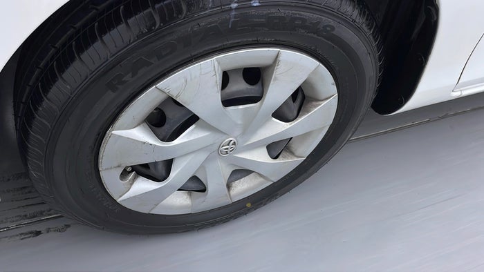 TOYOTA YARIS-Wheel Cap LHS Front Scratch