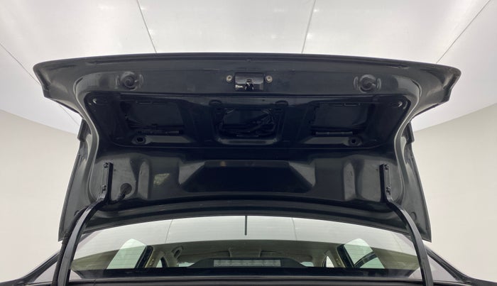2017 Volkswagen Ameo HIGHLINE 1.5L AT (D), Diesel, Automatic, 45,867 km, Boot Door Open