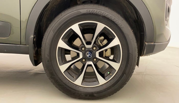 2020 Tata NEXON XZA PLUS PETROL DUAL TONE, Petrol, Automatic, 59,205 km, Right Front Wheel