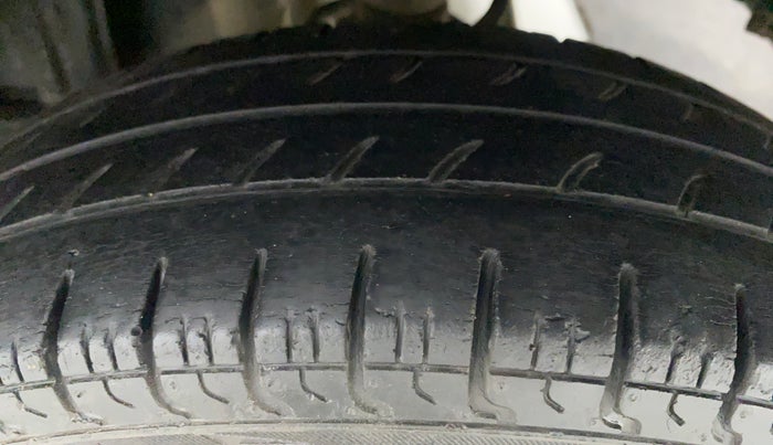 2014 Maruti Alto 800 LXI, Petrol, Manual, 82,404 km, Left Rear Tyre Tread