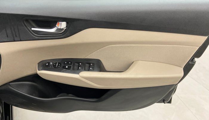 2021 Hyundai Verna SX 1.5 VTVT, Petrol, Manual, 5,817 km, Driver Side Door Panels Control
