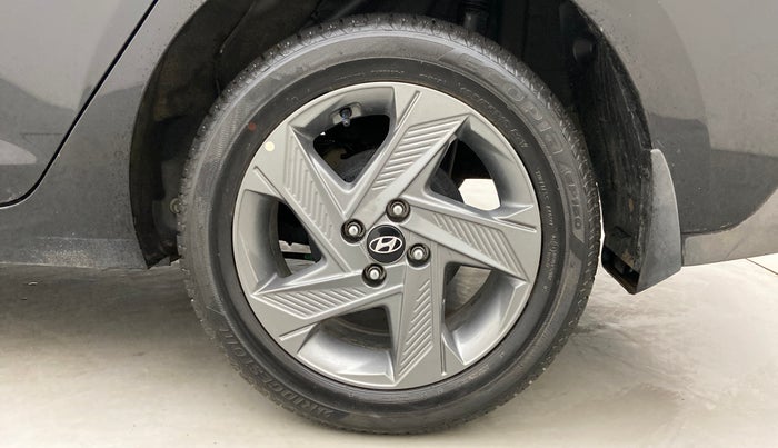 2021 Hyundai Verna SX 1.5 VTVT, Petrol, Manual, 5,817 km, Left Rear Wheel