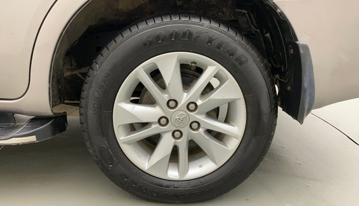 2020 Toyota Innova Crysta 2.4 GX AT 7 STR, Diesel, Automatic, 74,869 km, Left Rear Wheel