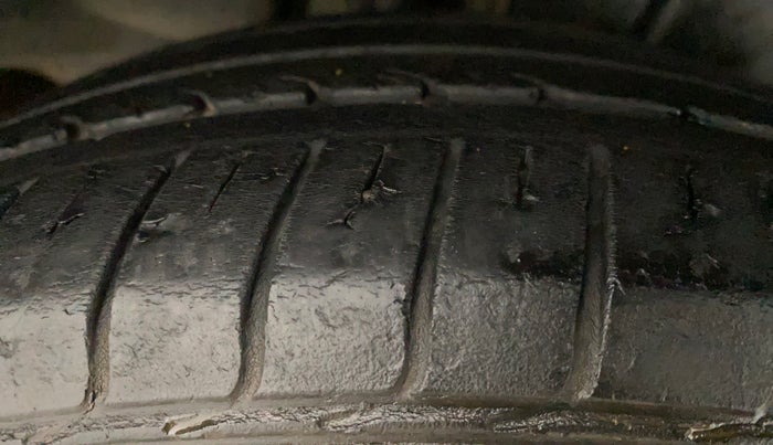 2018 Maruti Ciaz SIGMA 1.5 SHVS MT  PETROL, Petrol, Manual, 41,328 km, Right Rear Tyre Tread
