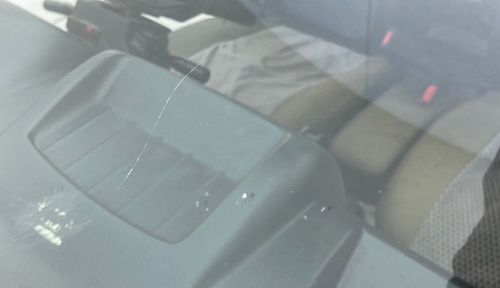 2012 Maruti OMNI E 8 STR, Petrol, Manual, 35,429 km, Front windshield - Minor spot on windshield