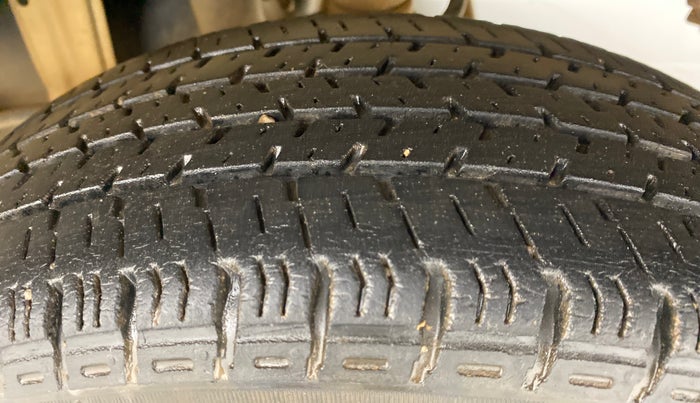 2017 Maruti Alto K10 VXI P, Petrol, Manual, 24,700 km, Left Rear Tyre Tread