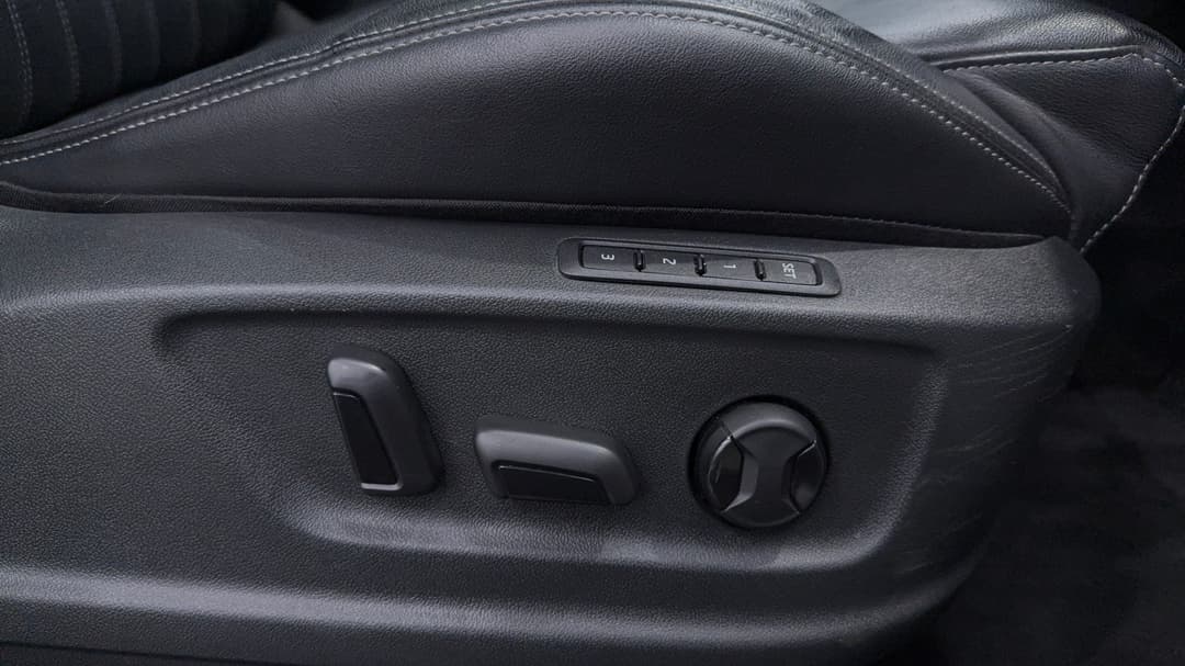 2021 SKODA Karoq 110tsi, Automatic, 90521 km, Drivers Side Adjustment Panel