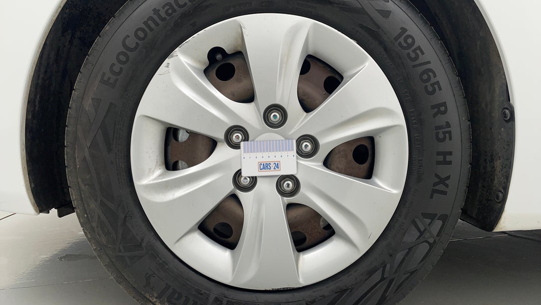 Wheels Hubcap Front LHS Gutter Rash