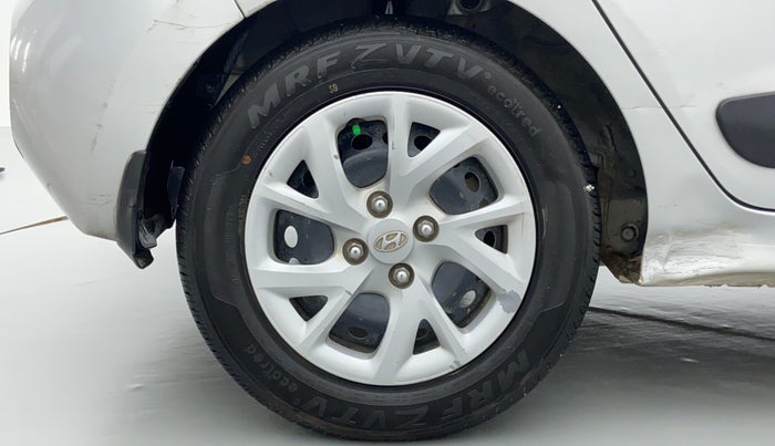 2017 Hyundai Grand i10 MAGNA 1.2 KAPPA VTVT, CNG, Manual, 47,749 km, Right Rear Wheel