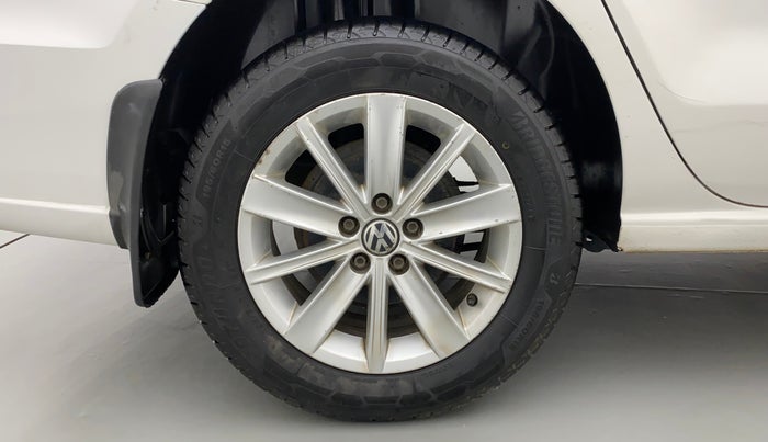 2017 Volkswagen Vento HIGHLINE PETROL AT, Petrol, Automatic, 1,14,298 km, Right Rear Wheel