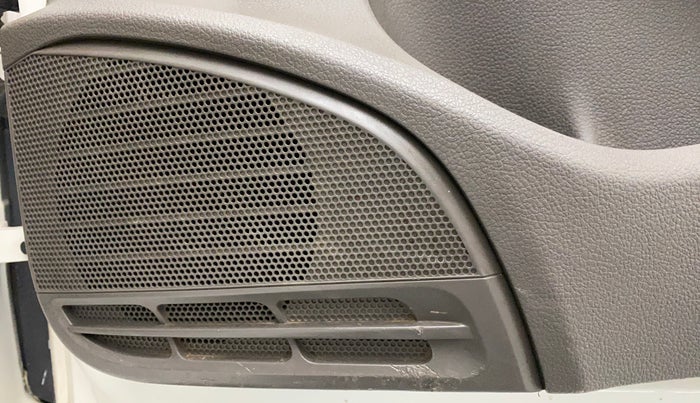 2017 Volkswagen Vento HIGHLINE PETROL AT, Petrol, Automatic, 1,14,298 km, Speaker