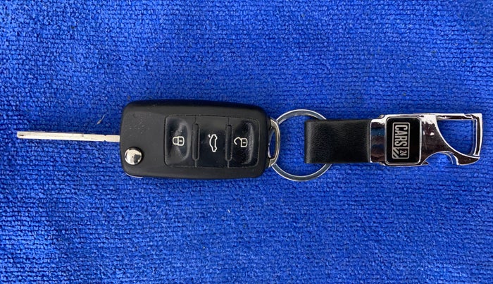 2017 Volkswagen Vento HIGHLINE PETROL AT, Petrol, Automatic, 1,14,298 km, Key Close Up