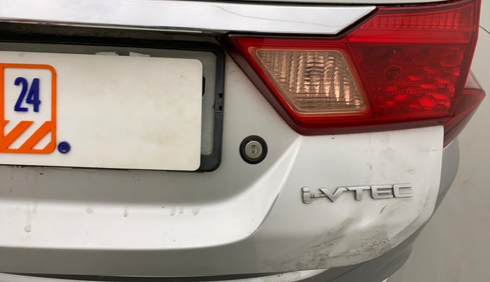 2015 Honda City 1.5L I-VTEC V MT, Petrol, Manual, 29,348 km, Dicky (Boot door) - Slightly dented