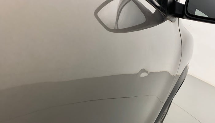 2016 Renault Kwid RXT 0.8 (O), Petrol, Manual, 53,574 km, Driver-side door - Slightly dented