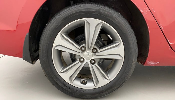 2019 Hyundai Verna 1.6 VTVT SX + AT, Petrol, Automatic, 36,740 km, Right Rear Wheel