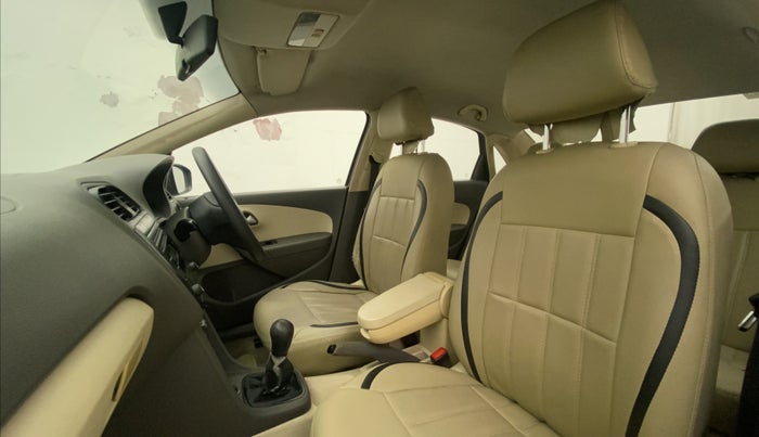 2013 Volkswagen Vento COMFORTLINE DIESEL 1.6, Diesel, Manual, 89,615 km, Right Side Front Door Cabin