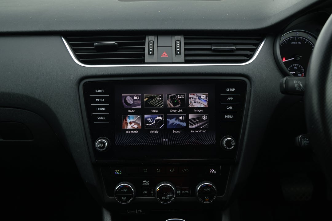 2019 SKODA Octavia 110 Tsi, Automatic, 125410 km, Center Console