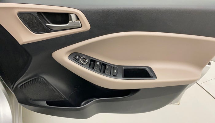 2018 Hyundai Elite i20 SPORTZ 1.2, Petrol, Manual, 28,114 km, Driver Side Door Panels Control