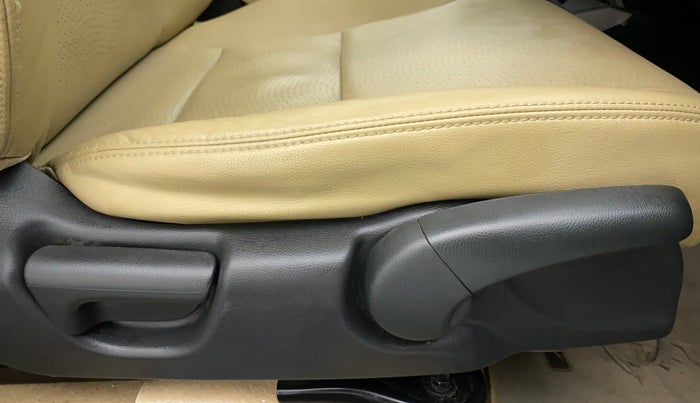 2017 Honda City ZX CVT, Petrol, Automatic, 28,744 km, Driver Side Adjustment Panel