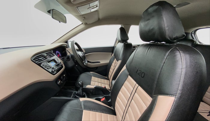 2018 Hyundai Elite i20 SPORTZ 1.2, Petrol, Manual, 26,936 km, Right Side Front Door Cabin View