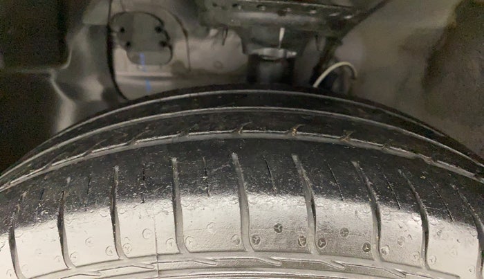 2018 Hyundai Elite i20 SPORTZ 1.2, Petrol, Manual, 26,936 km, Left Front Tyre Tread