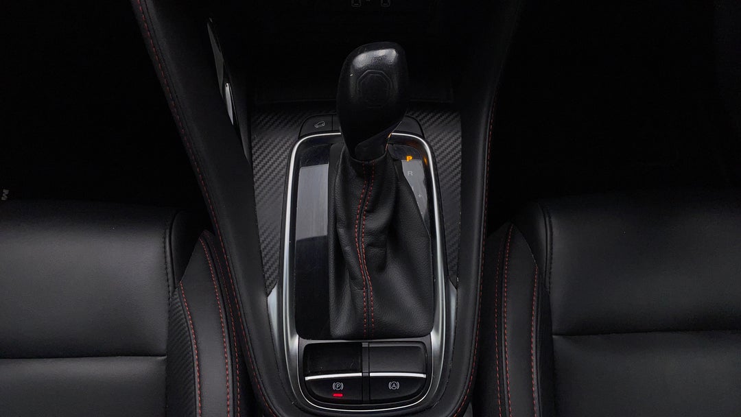 2020 MG Zst Excite, Automatic, 67843 km, Gear Lever 