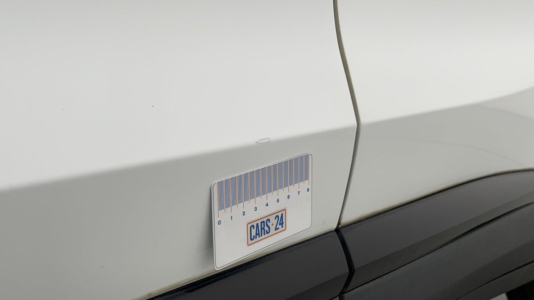 2020 MG Zst Excite, Automatic, 67843 km, Doors Front LHS Chip