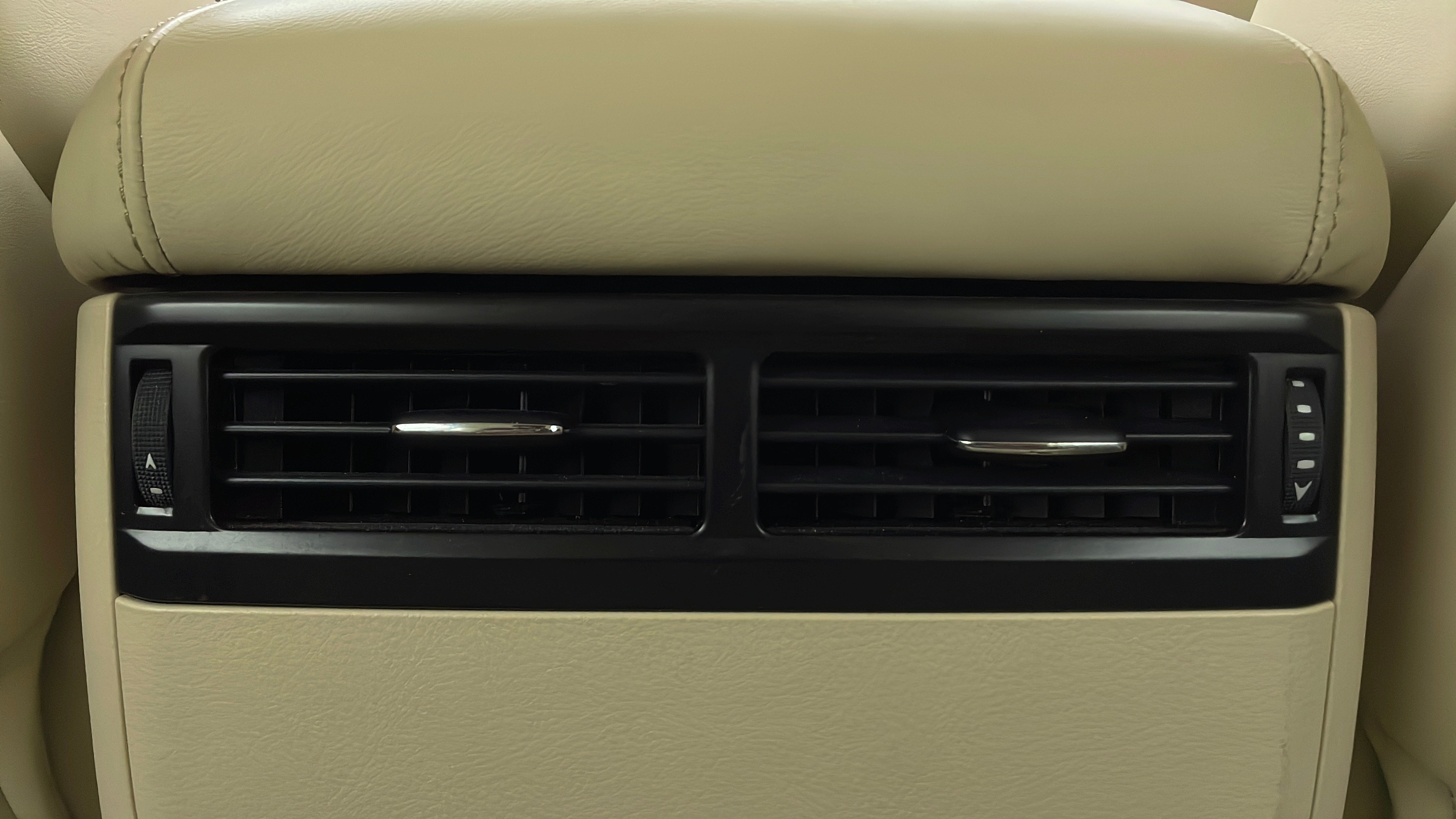 Lexus LX 570-Rear AC Vents