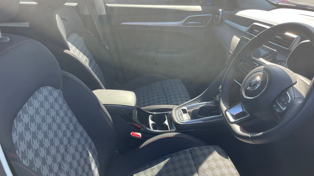 2023 MG Zst Core, Automatic, 13482 km, Right Side Front Door Cabin View