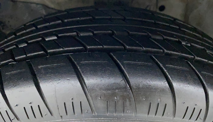 2016 Honda Jazz 1.2 V MT, Petrol, Manual, 42,823 km, Left Front Tyre Tread