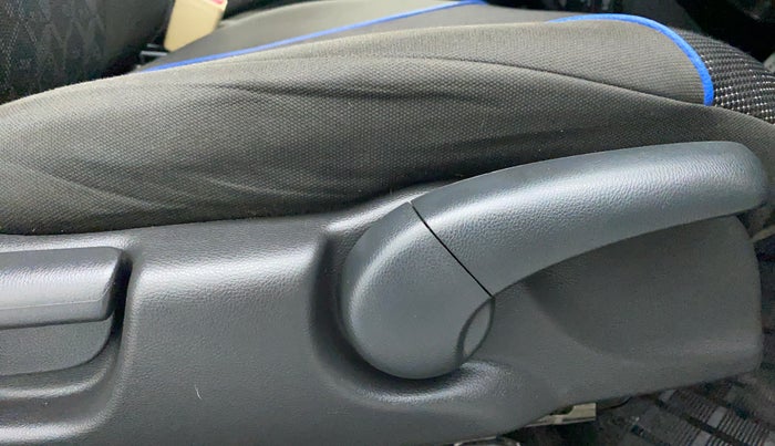 2016 Honda Jazz 1.2 V MT, Petrol, Manual, 42,823 km, Driver Side Adjustment Panel