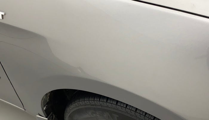 2016 Maruti Ciaz VXI, Petrol, Manual, 80,306 km, Right fender - Paint has minor damage