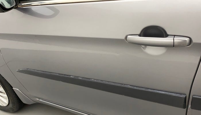 2016 Maruti Ciaz VXI, Petrol, Manual, 80,306 km, Front passenger door - Paint has faded