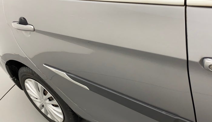 2016 Maruti Ciaz VXI, Petrol, Manual, 80,306 km, Right rear door - Paint has faded